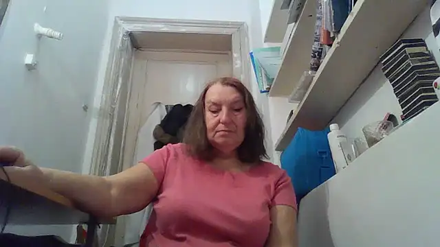 AnnaLive570's cam snapshot