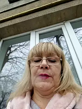 gentleblonde's cam snapshot