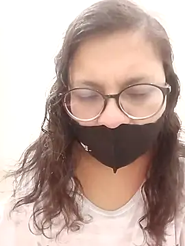 Mahira_sharma01's cam snapshot