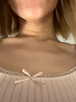 SweetBunnyGF live sex cam