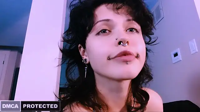 NaughtyLittleFox's cam snapshot