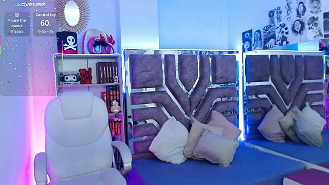 AliceWalker_11's web cam