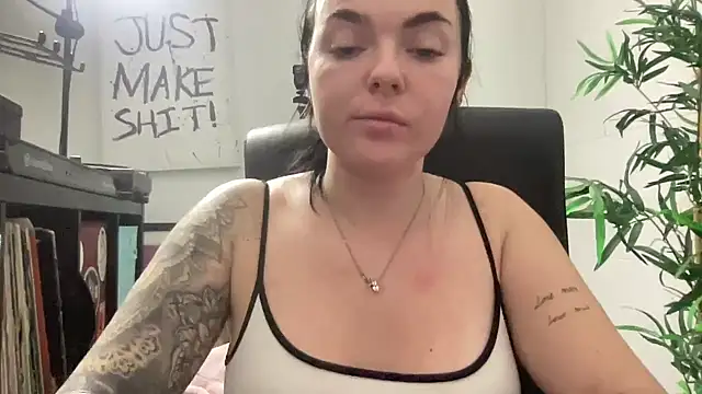 YorkshireGirly's cam snapshot