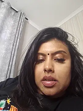 Indian_GlowingMiax live sex cam