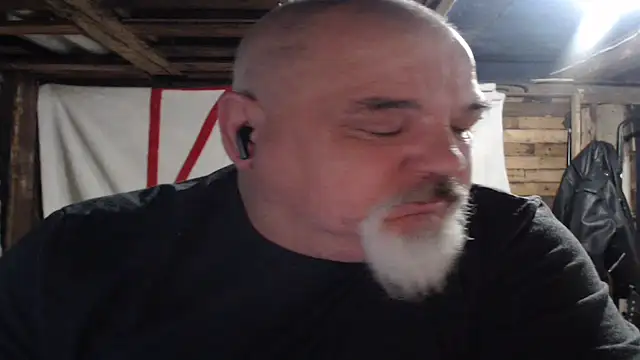 Newfiesausage1972 live sex cam