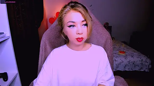 littleSiyfairy's cam snapshot