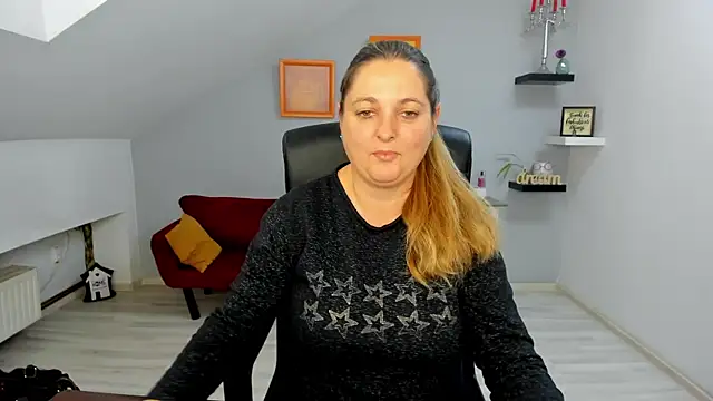 LollaGirl live sex cam