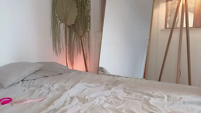 Polynessia's cam snapshot