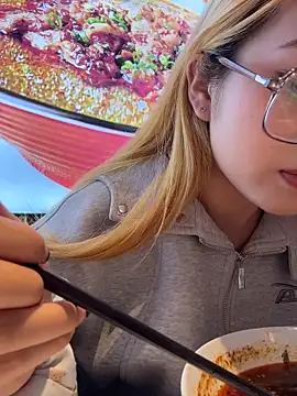 yuki_june live sex cam