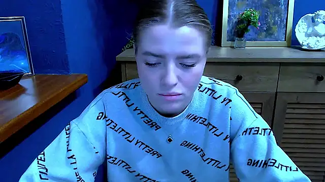 MissOliviaa_'s cam snapshot