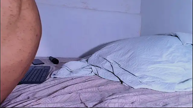 KaelMoreau live sex cam