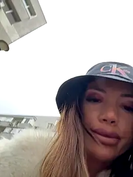 NicollleDiamondd live sex cam