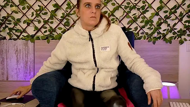 Chantalee live sex cam