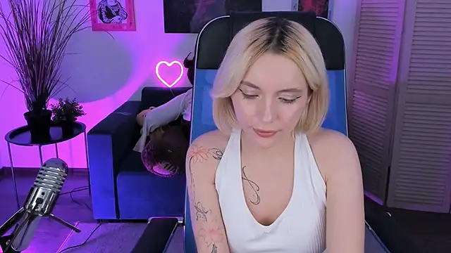 AuroraWrenfield's cam snapshot