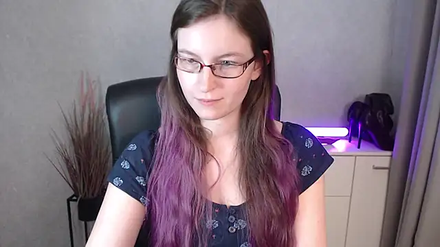 emmaxDelight's cam snapshot