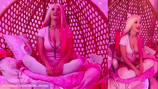 dana_more's cam snapshot