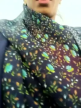 Juhi_chawla's cam snapshot