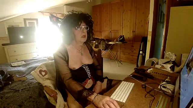 Sissypat53 live sex cam