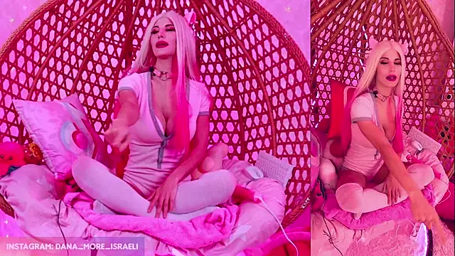 dana_more's cam snapshot