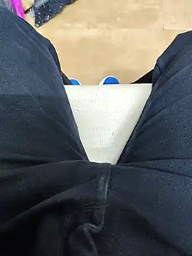 desi_alpha_boy live sex cam