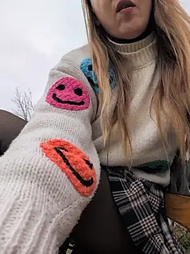 Risky_girl23's cam snapshot