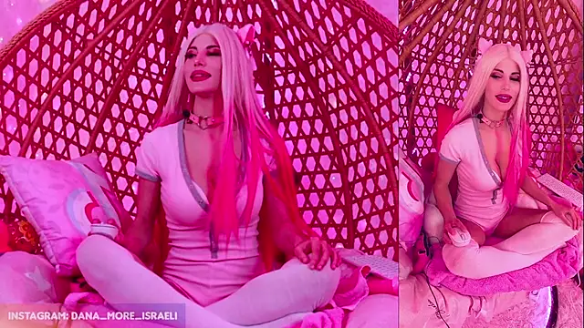 dana_more's cam snapshot