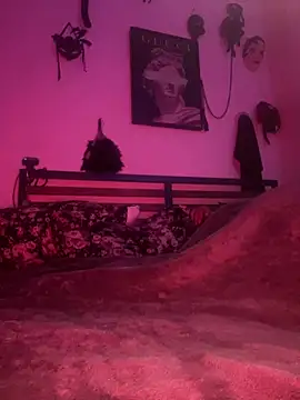 CUMQUEEN-XXX69's cam snapshot