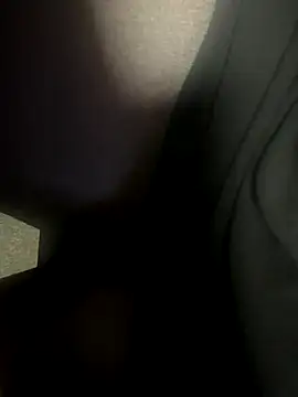 HiddenHoneyLDN's cam snapshot