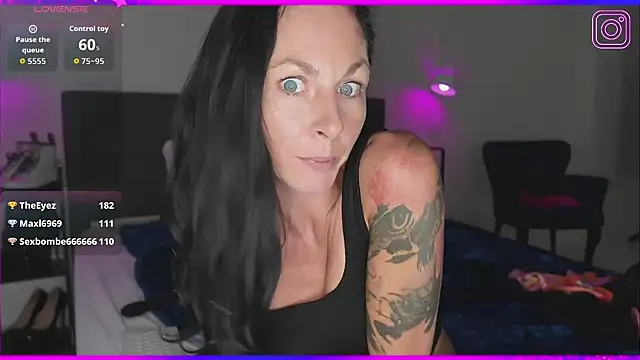 Mel-Mia live sex cam