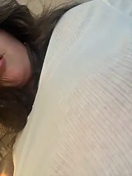 sukhakunis1 live sex cam