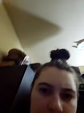 Snowbunnycake_131 live sex cam