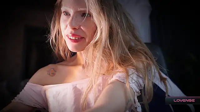 _Phantom_thread_'s cam snapshot