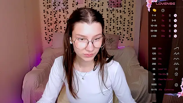 LinaBlossom_'s cam snapshot