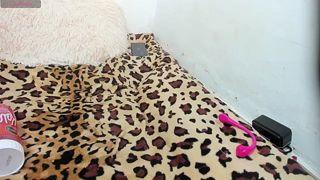 roxanamariahills_'s cam snapshot