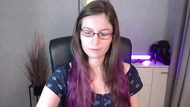 emmaxDelight's cam snapshot