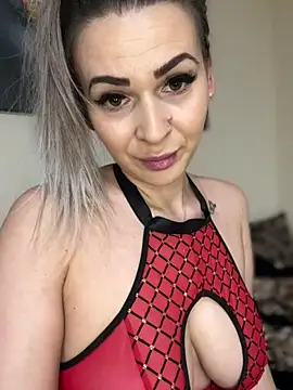 iSelena's cam snapshot