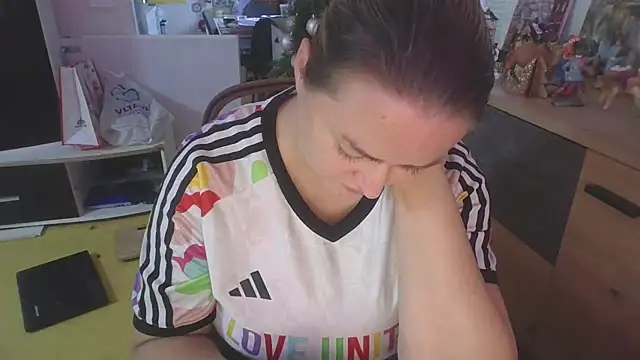 Meliss_Official9's cam snapshot