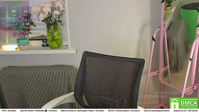 sweetuniporn's cam snapshot