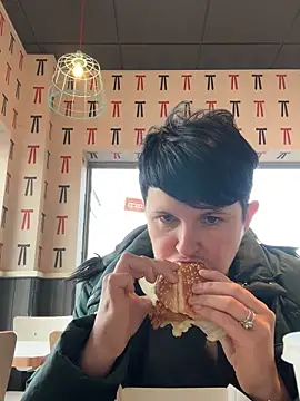 Reggie_roxie live sex cam