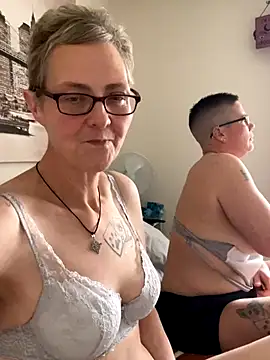 Curvy-Jinx's cam snapshot