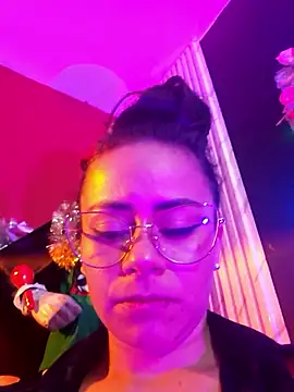 MistressSlut1's cam snapshot