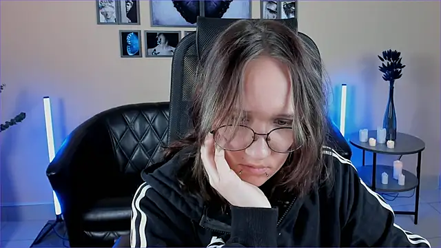 Sylvia_Reed live sex cam