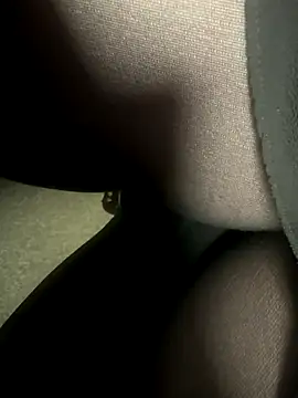 HiddenHoneyLDN's cam snapshot