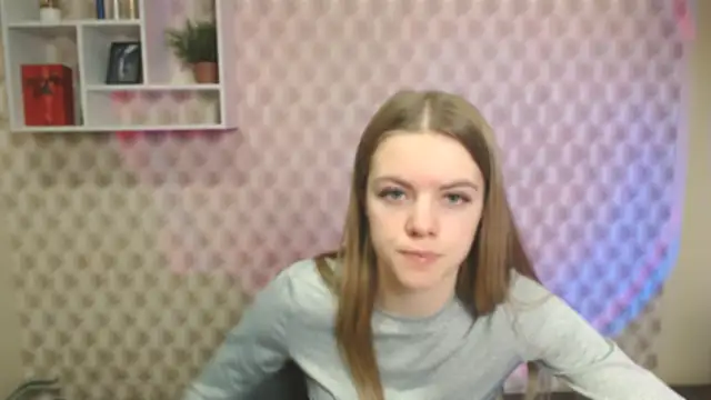 AliceFlirtt_'s cam snapshot