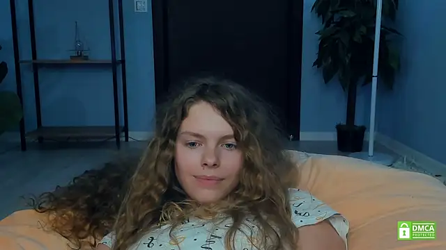 RayaNenlia's cam snapshot