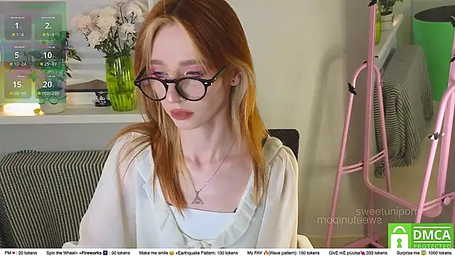 sweetuniporn's cam snapshot