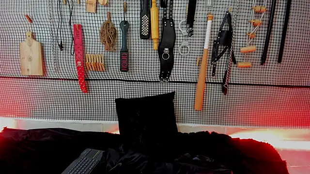 ariel_bdsm's cam snapshot