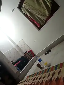 Laal_Parilove's cam snapshot