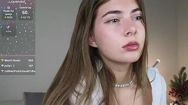 chloi_hes's cam snapshot