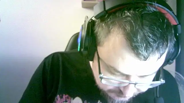 SirAbuser's cam snapshot